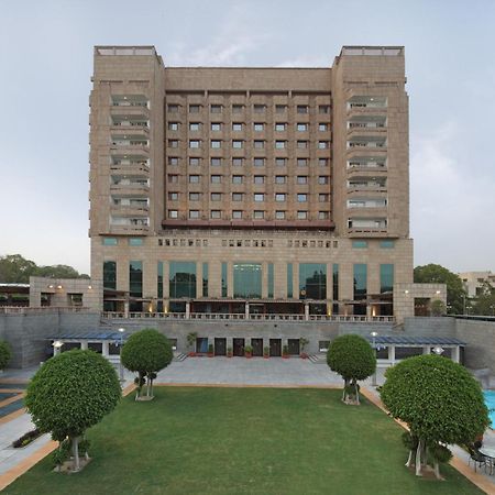 Jaypee Vasant Continental Hotel Új-Delhi Kültér fotó The Leela Palace, New Delhi
