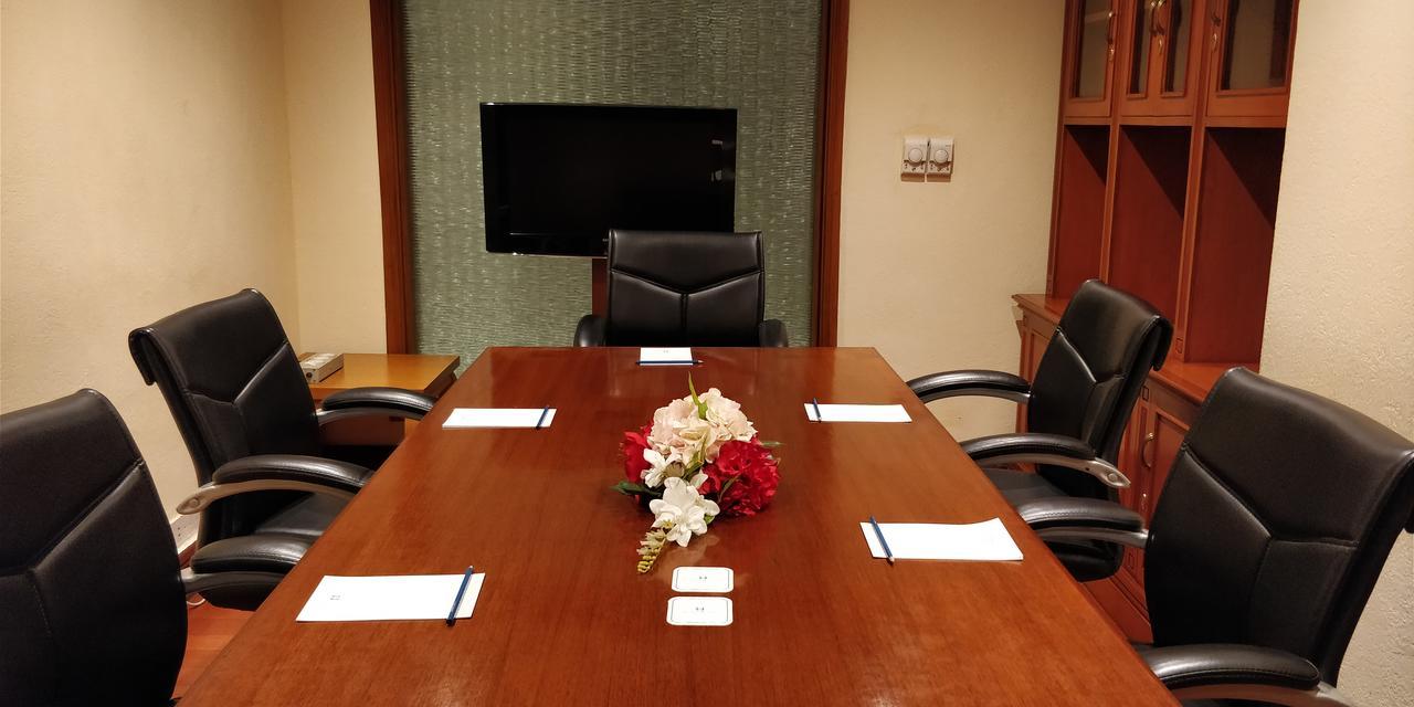 Jaypee Vasant Continental Hotel Új-Delhi Kültér fotó The boardroom of the National University of Ireland, Galway